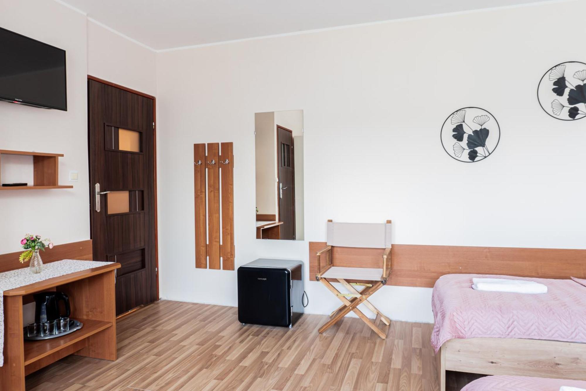 Pokoje Goscinne Raf-Tur - Sala Zabaw, Grill - Idealny Dla Rodzin Z Dziecmi Ostrowo  Exteriör bild